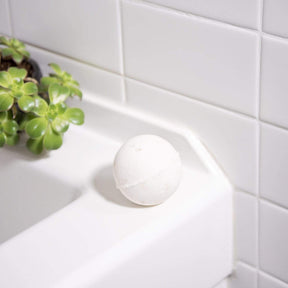 Oatmeal & Honey Bath Bomb